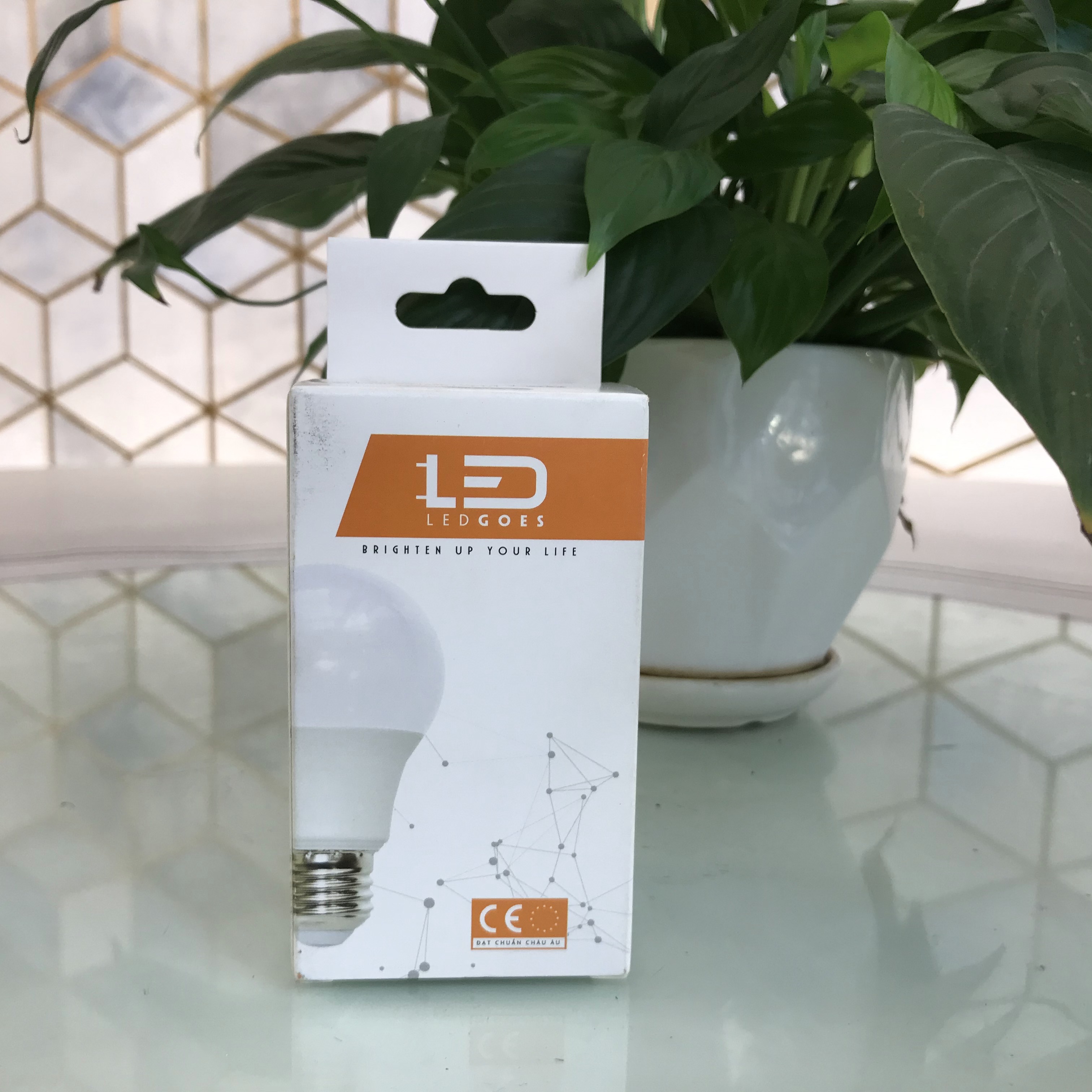 Bóng Đèn Led Bulb LEDGOES LGCLA60 12W Siêu sáng, Tiết kiệm điện, Tuổi thọ 15,000h Dùng làm đèn học, đèn trang trí, chiếu sáng nhà ở, ban công