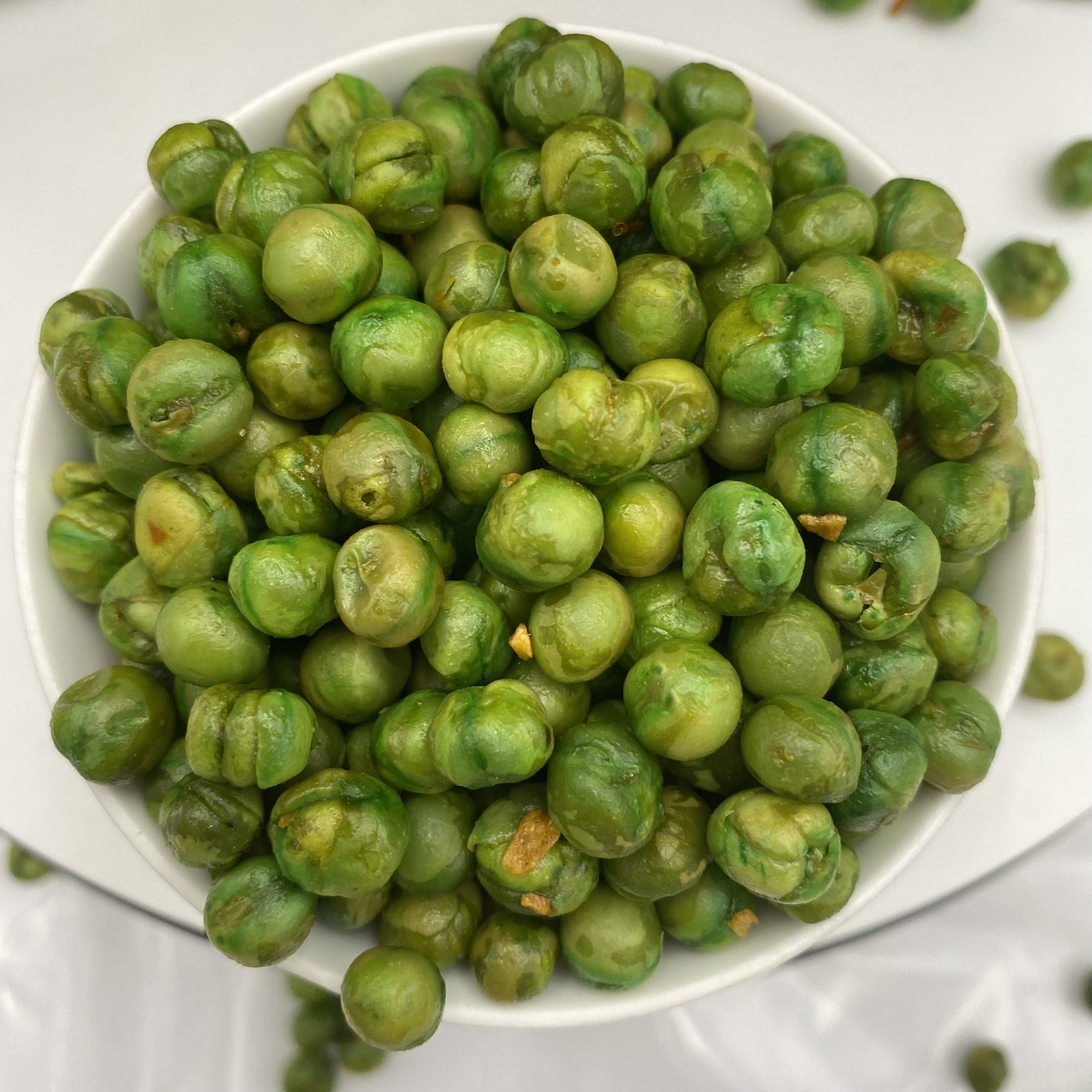 Đậu Hòa Lan Sấy Giòn Vị Tỏi Ớt O'Casso Hộp 275g