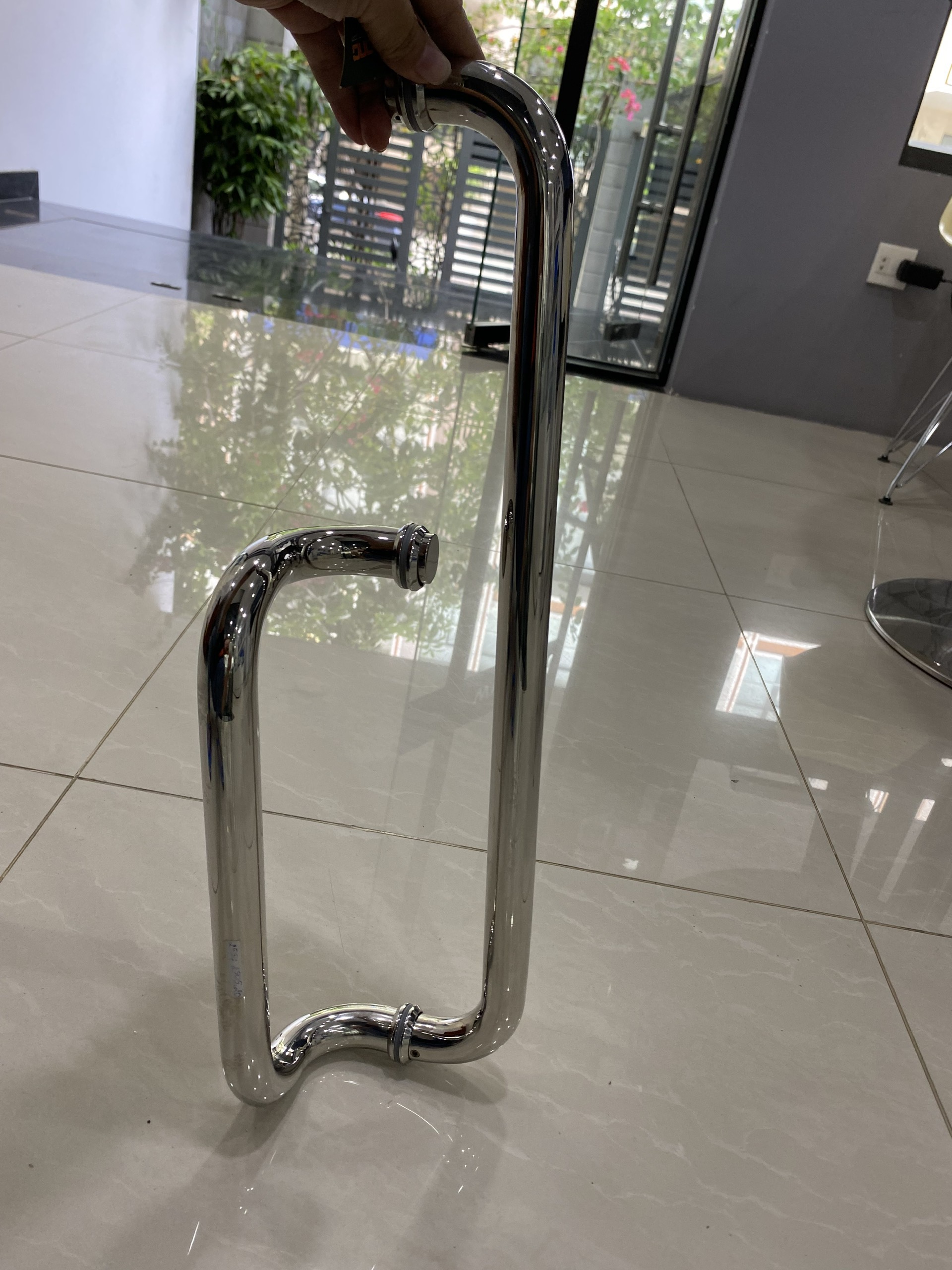 Tay nắm hình L cong phi 25x310x510mm