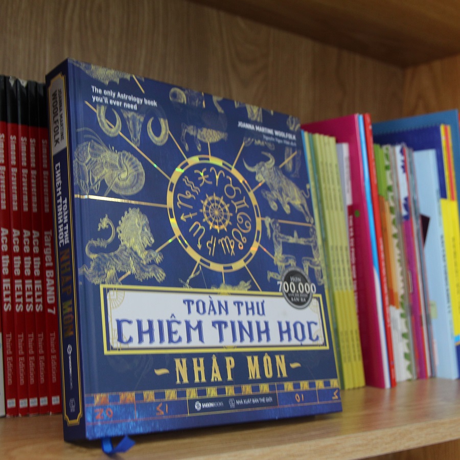 Toàn thư chiêm tinh học nhập môn  - Tác giả: Joanna Martine Woolfolk