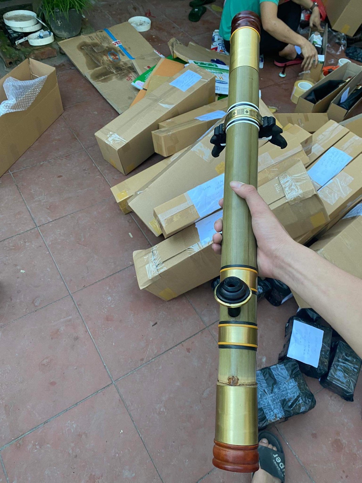 Điếu nứa bọc đồng trơn miệng đế gỗ
