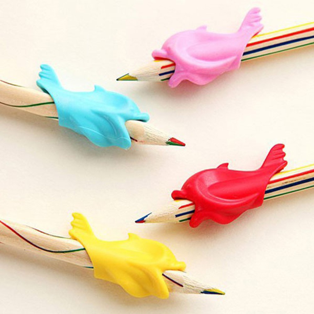 Combo 5 Dụng cụ tập viết, đệm tay định vị cầm bút giúp tay không bị mỏi cho các bé hình cá heo