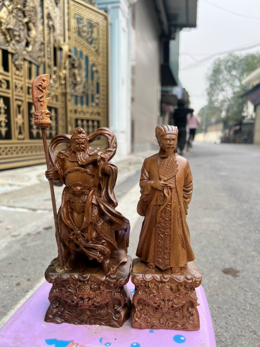 Cặp tượng quan văn ,quan võ khổng minh ,và quan công gỗ bách xanh kt cao 20×9×6cm