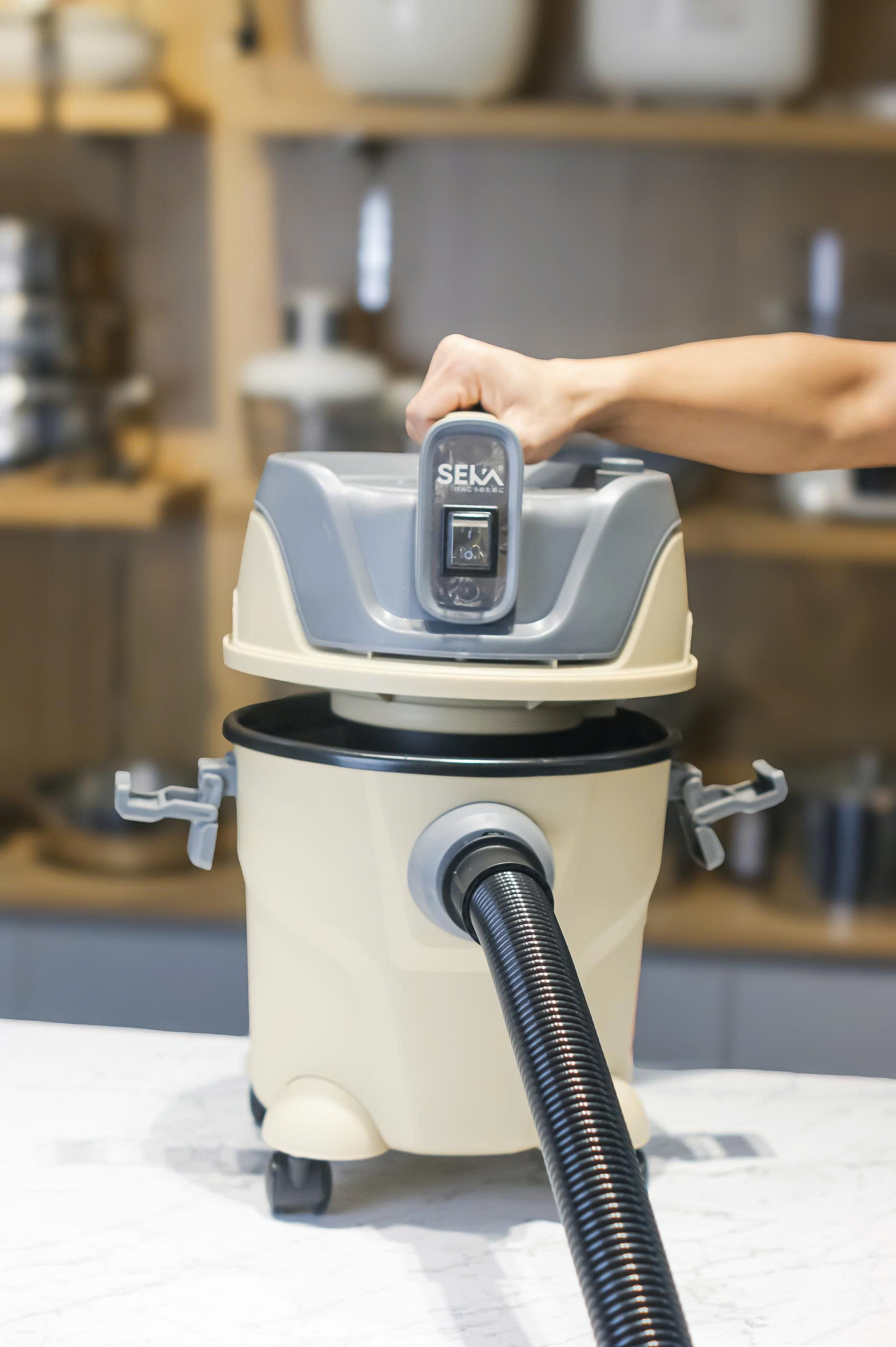 (MODEL NEW) Máy Hút Bụi Seka SK095 – Công Suất 1200W, Hút Mạnh, Chạy Êm, Siêu Bền - Hàng Chính Hãng