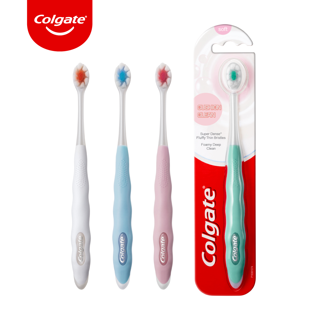 Bộ 4 bàn chải đánh răng Colgate Cushion Clean (Màu ngẫu nhiên)