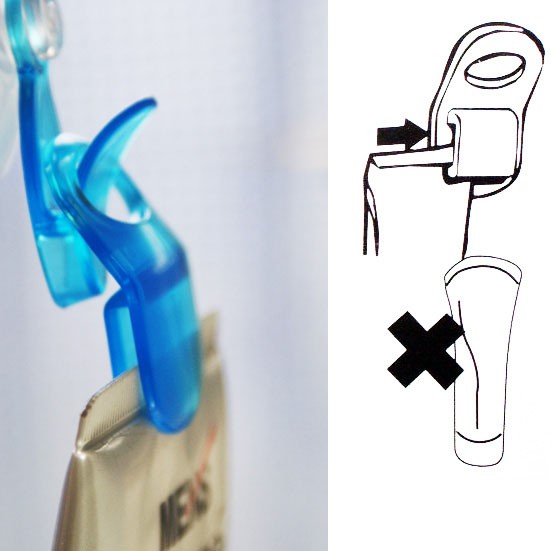 Vỉ 2 móc hít kẹp tuýp thuốc đánh răng, mỹ phẩm KM- 811X hàng Nhật - Xanh