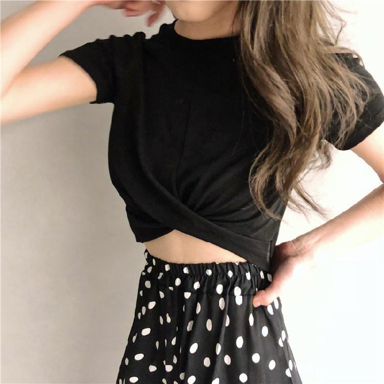 Áo croptop xoắn eo