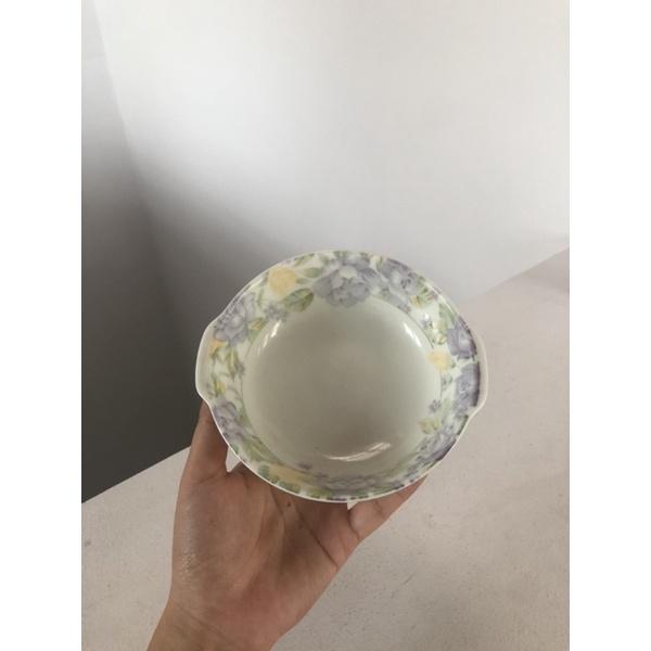 Chén có quay hoạ tiết hoa