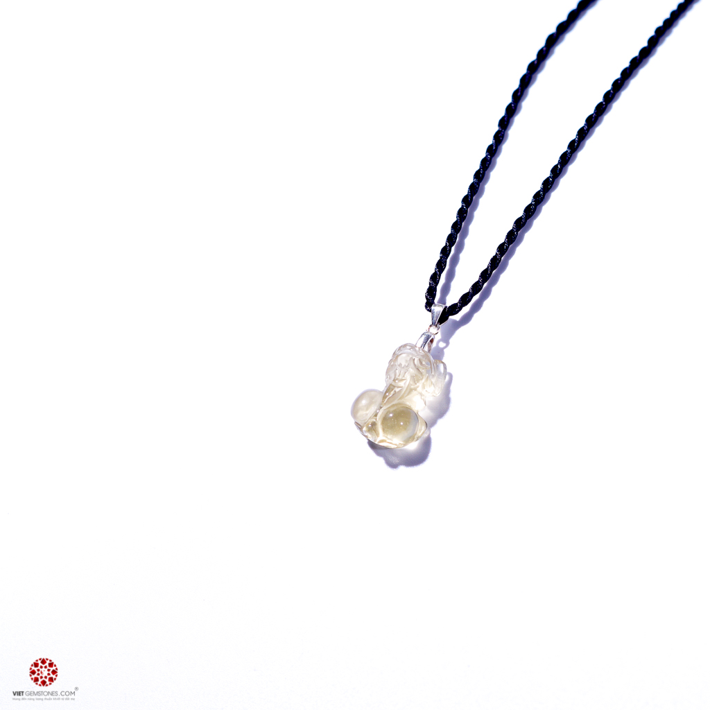 Mặt dây chuyền Tỳ Hưu Thạch Anh Vàng - Hợp mệnh Thổ, Kim - Sản phẩm được tặng kèm dây đeo | VietGemstones