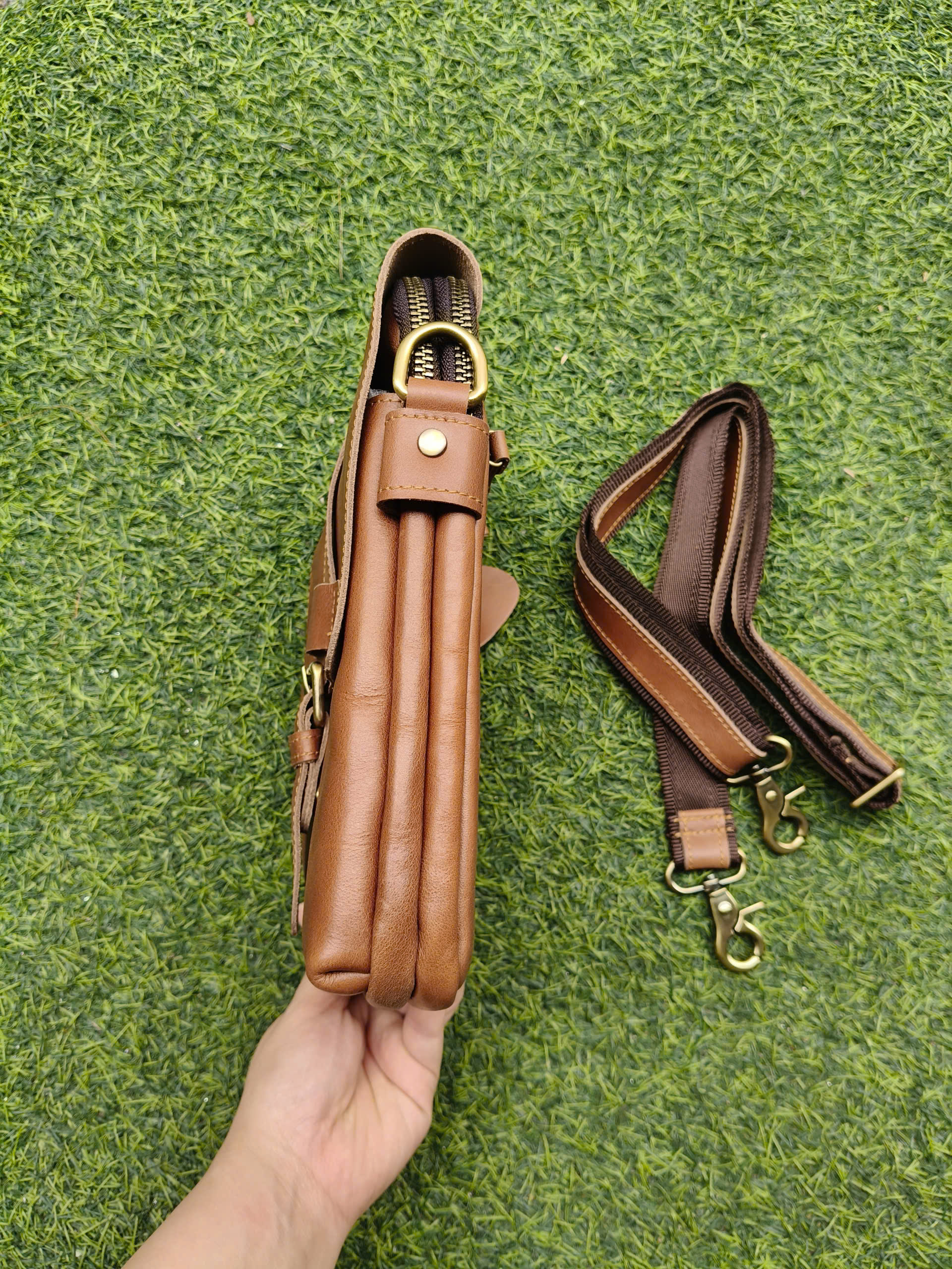 Túi Đeo Chéo Nam Da Bò Thật 100% BHM1068 Nhỏ Gọn Cao Cấp Nhiều Ngăn Tiện Lợi Thời Trang Nam