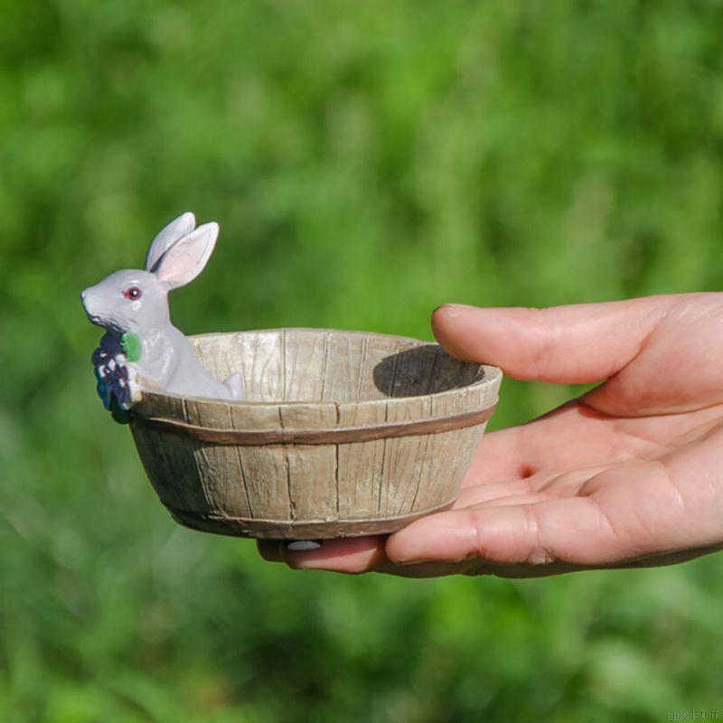 Mô hình chậu cây với trang trí kiểu phong cảnh, chú thỏ