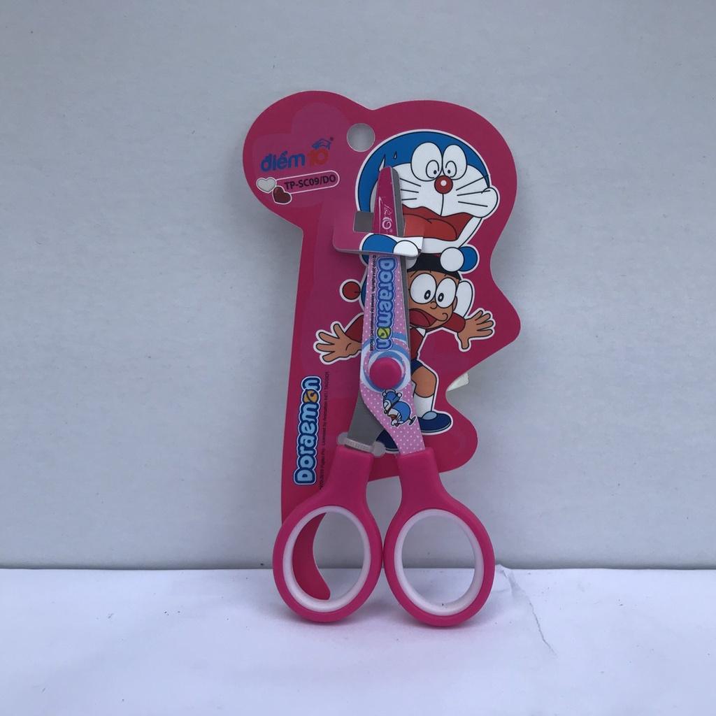 Kéo Thủ Công Học Sinh Doraemon - Màu Ngẫu Nhiên