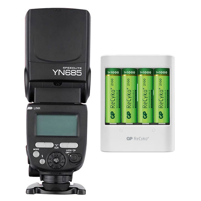 Combo Đèn Flash Yongnuo YN685 Wireless For Canon + Bộ 04 Viên Pin &amp;amp; 01  Sạc GP (Japan) - Hàng Nhập Khẩu