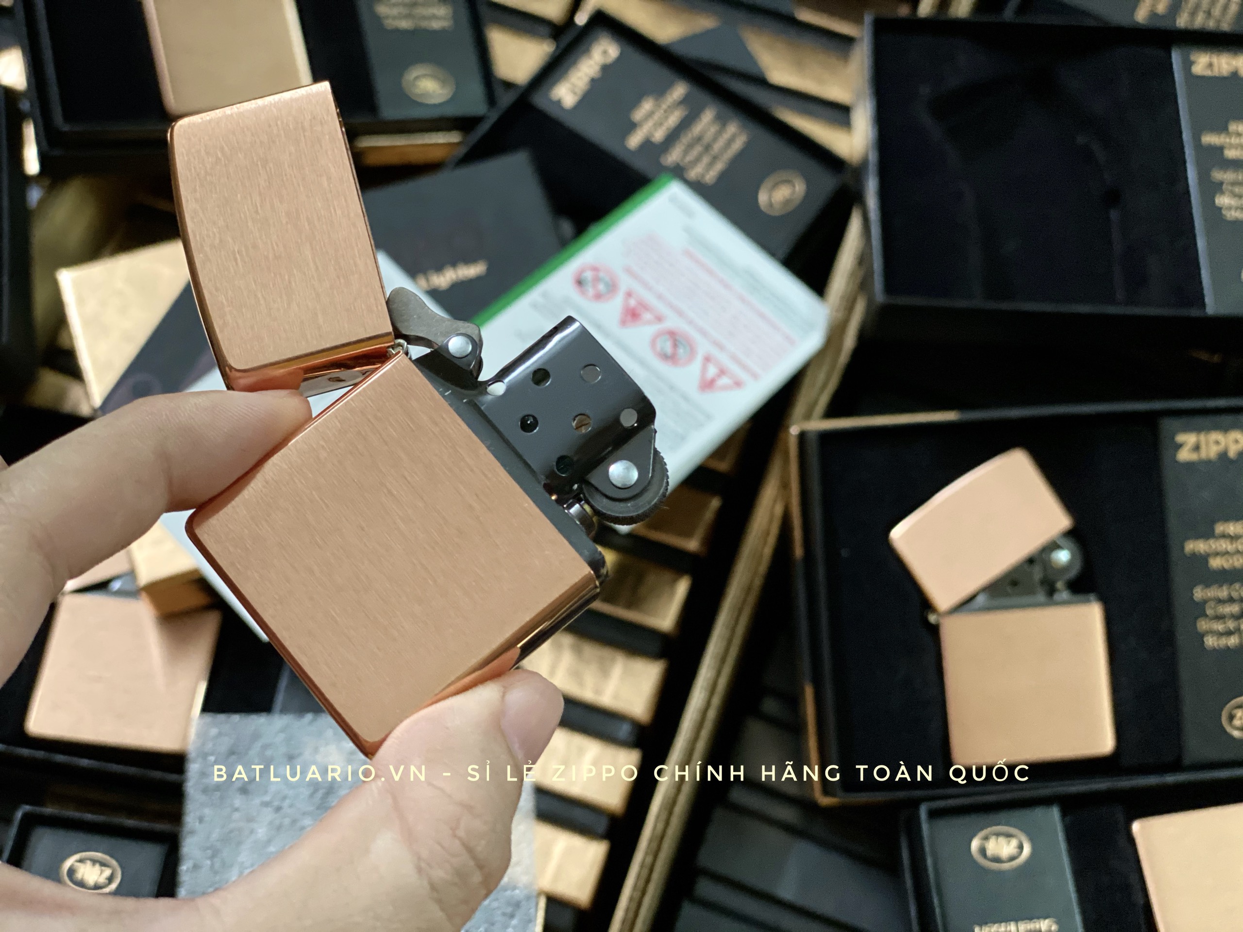 Bật Lửa Zippo 48107 – Zippo Solid Copper – Zippo Copper Case With Black Coated Stainless Steel Insert – Zippo Đồng Đỏ Nguyên Khối 2022