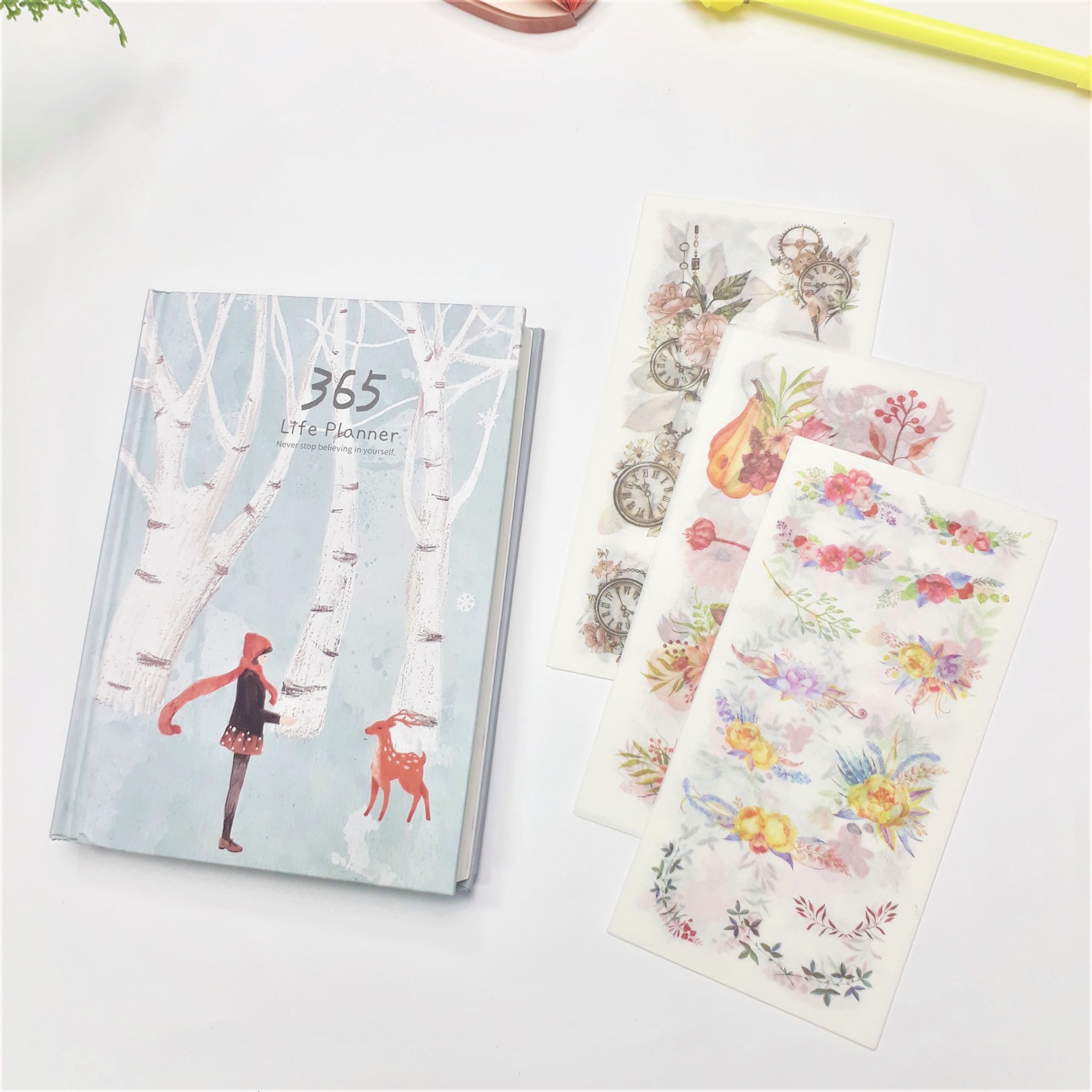 Sổ Kế Hoạch Nhật Ký 365 Ngày Life Planner Ver. Winter Kèm Bộ 6 Tấm Sticker Trang Trí Mẫu Ngẫu Nhiên