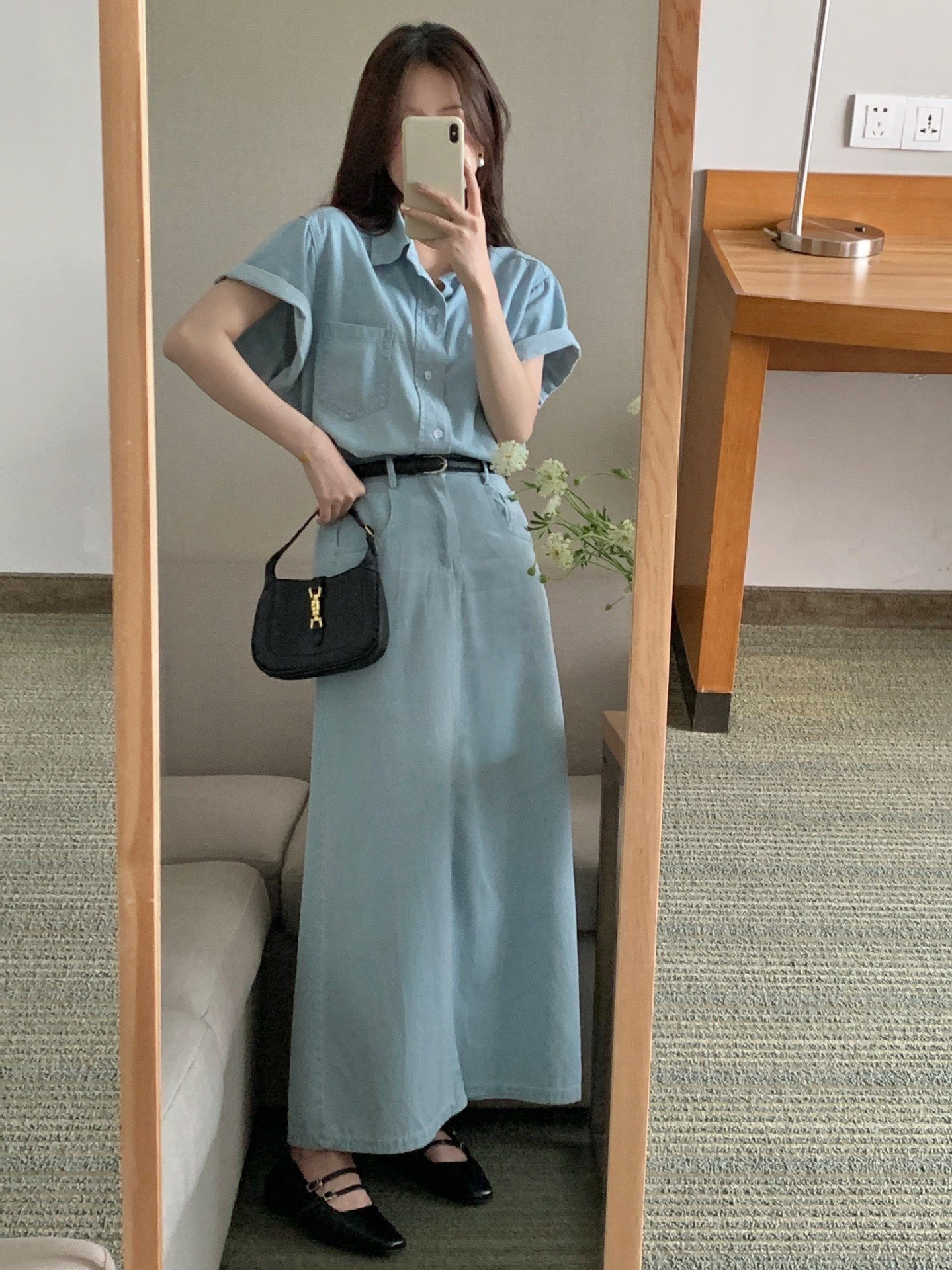 Set áo sơmi và chân váy dáng dài, chất vải denim - Áo sơmi tay ngắn có túi và chân váy dáng dài kèm betl