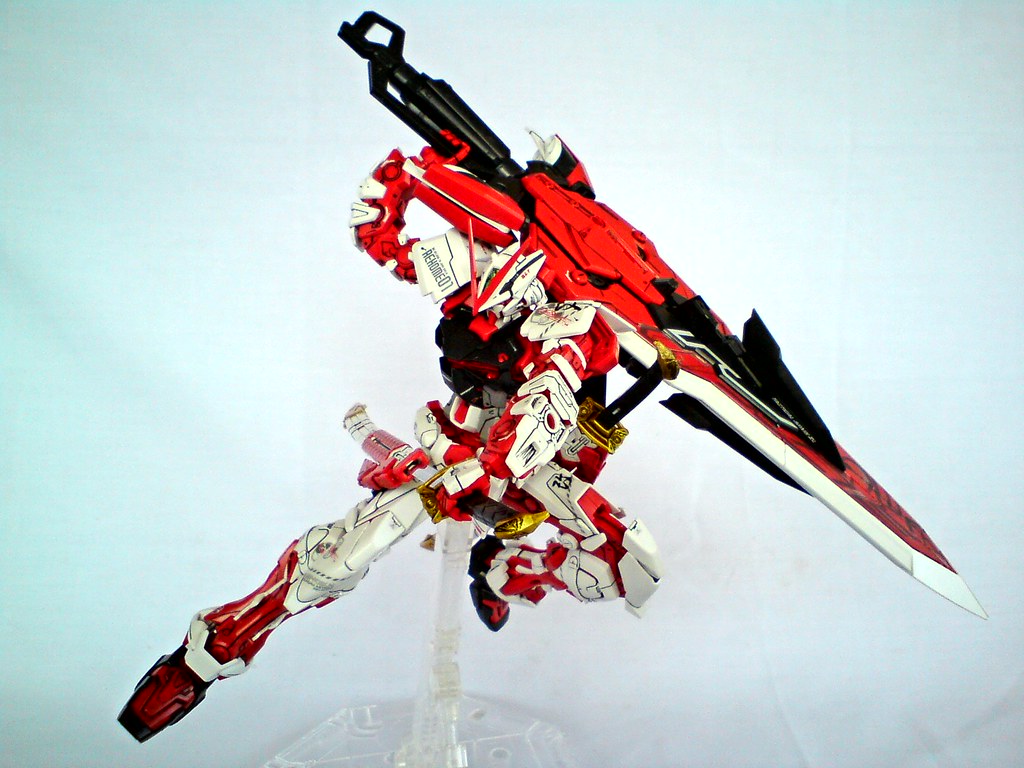 ĐỒ CHƠI MG 1/100 GUNDAM ASTRAY RED FRAME KAI BANDAI MÔ HÌNH LẮP RÁP