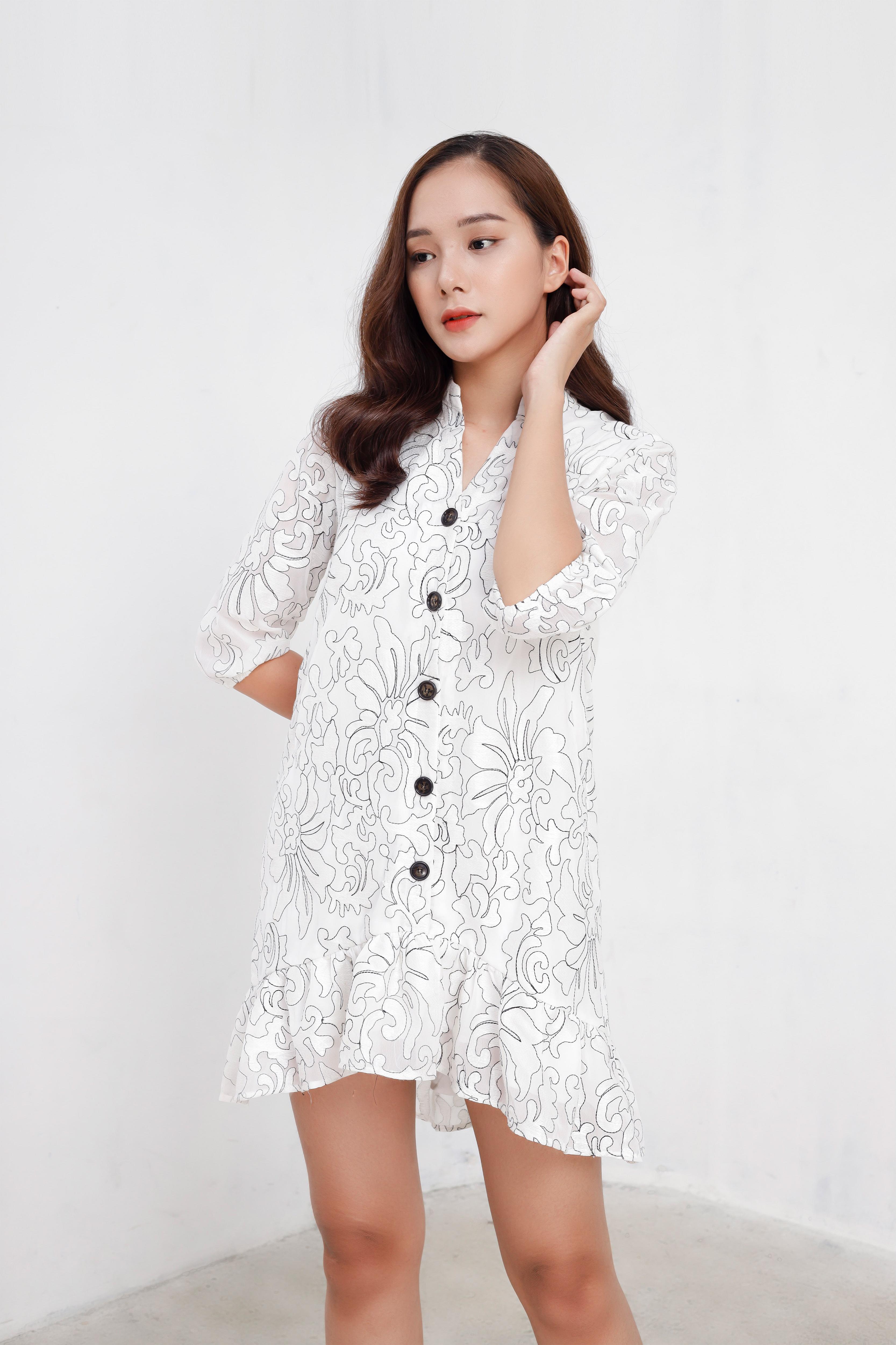 Đầm suông đuôi cá nữ Callia Jina White cổ tàu chữ V tay lửng