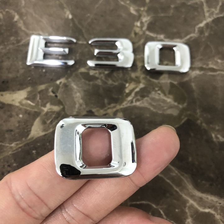 Decal tem chữ Inox E200 và E300 dán đuôi xe hơi ô tô dành cho xe Mercedes