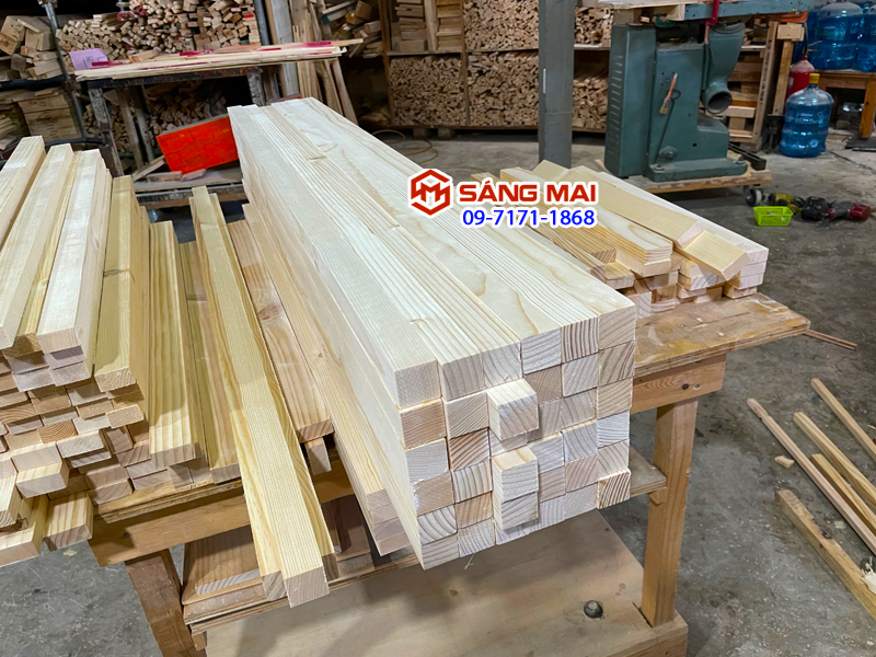 Thanh gỗ thông vuông 3cm x 3cm x dài 80cm + láng mịn 4 mặt