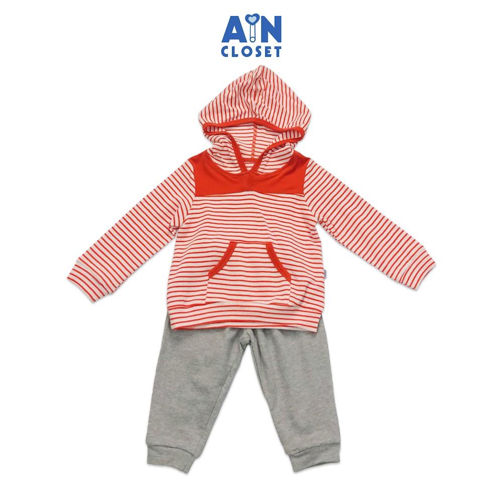 Bộ quần áo dài có nón unisex họa tiết Kẻ đỏ quần xám thun da cá - AICDBTUIQ1JR - AIN Closet