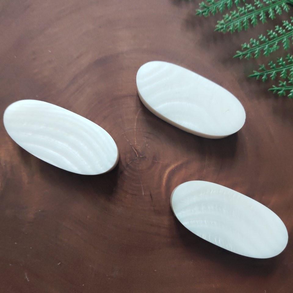 Gác Trai Oval Dài Trắng Thiết Kế Tinh Xảo, Dùng Trong Nhà Hàng, Khách Sạn, Gác Đũa Dùng Trong Gia Đình