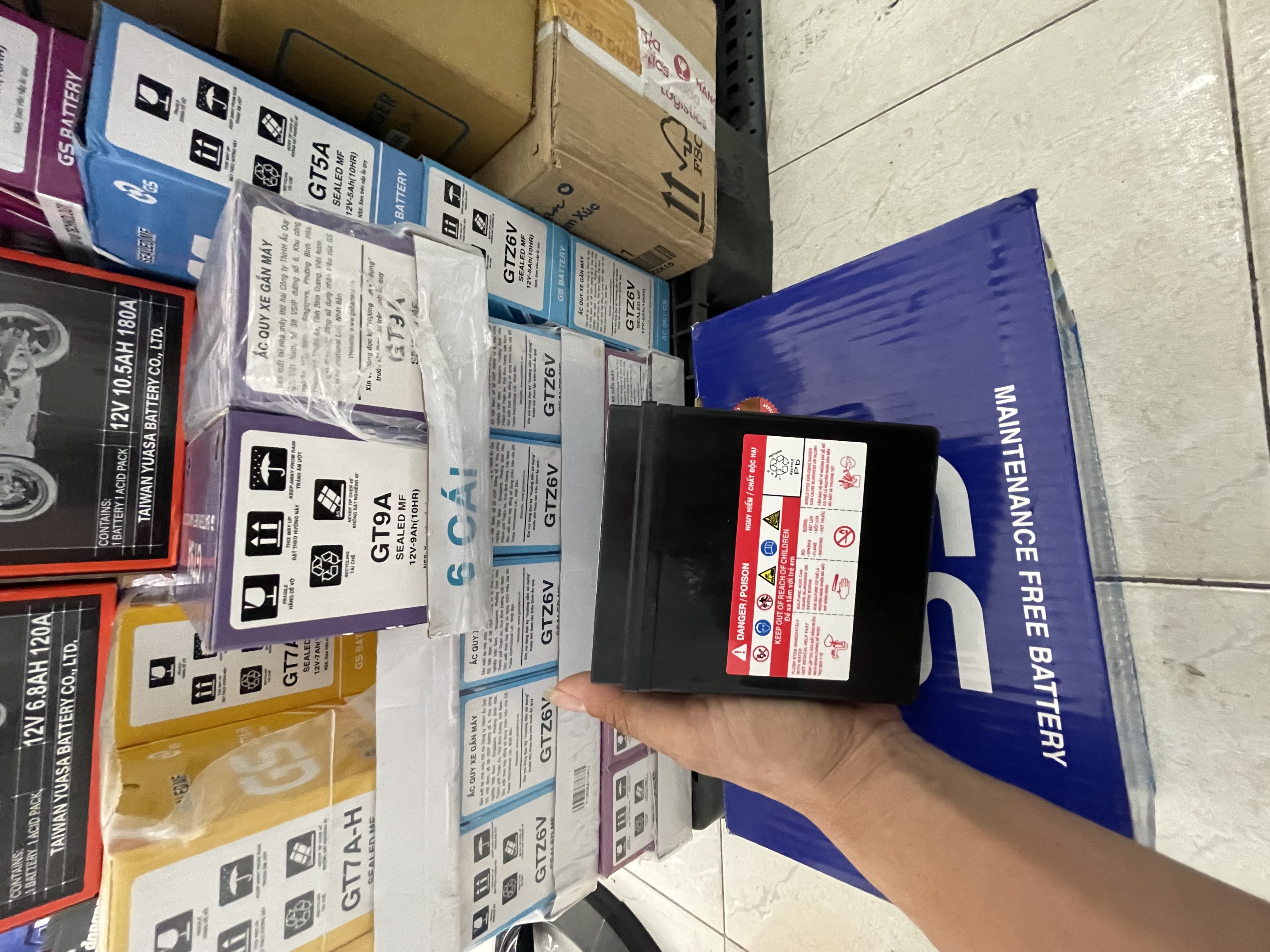 Ắc quy GSGT7A (12V-7ah) SH125 nhập,SH150 nhập ,piagio libetty, DYLAN 150