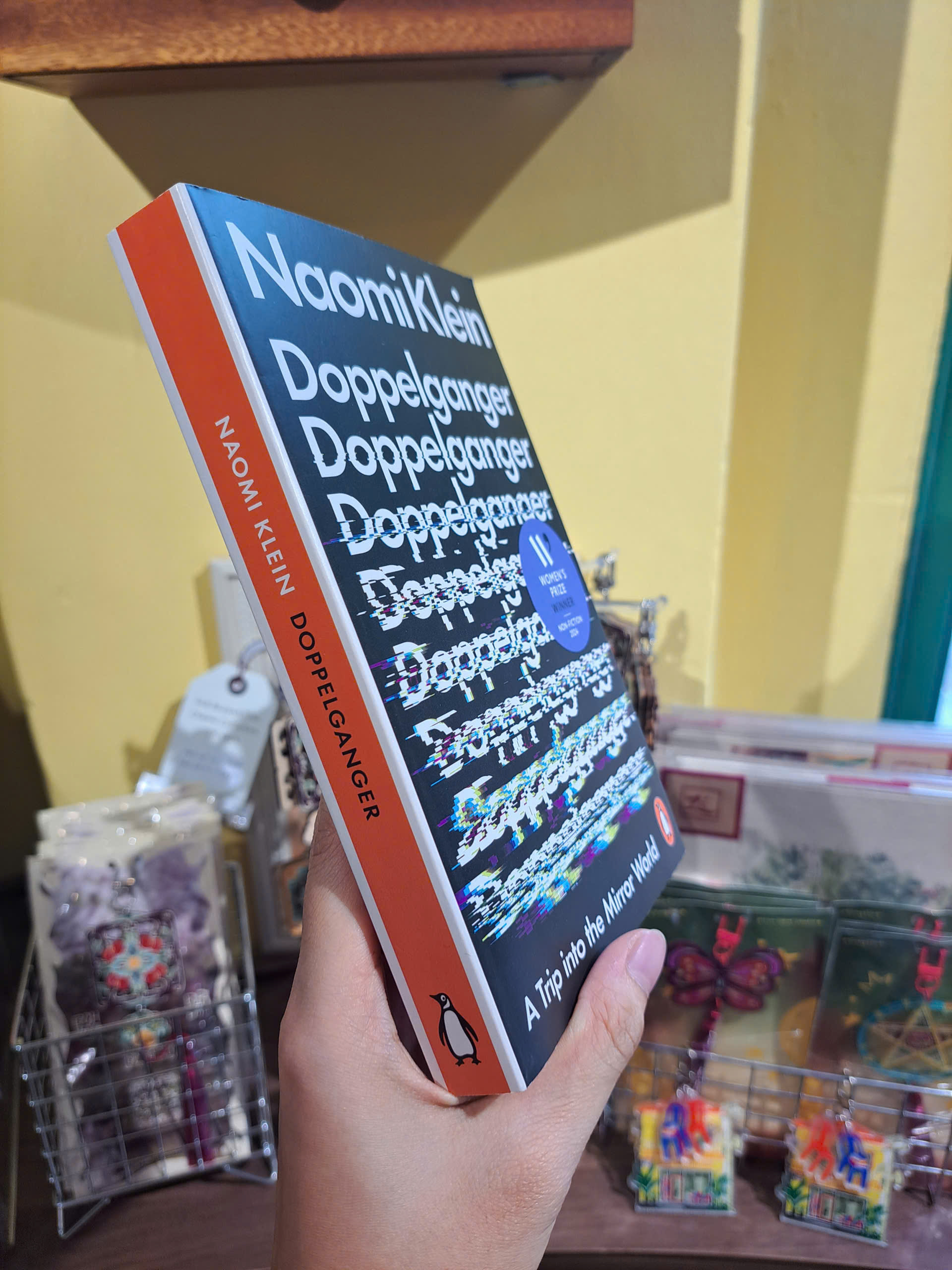 Sách - Doppelganger: A Trip Into the Mirror World by Naomi Klein | NonFiction / Politics / Ngoại văn