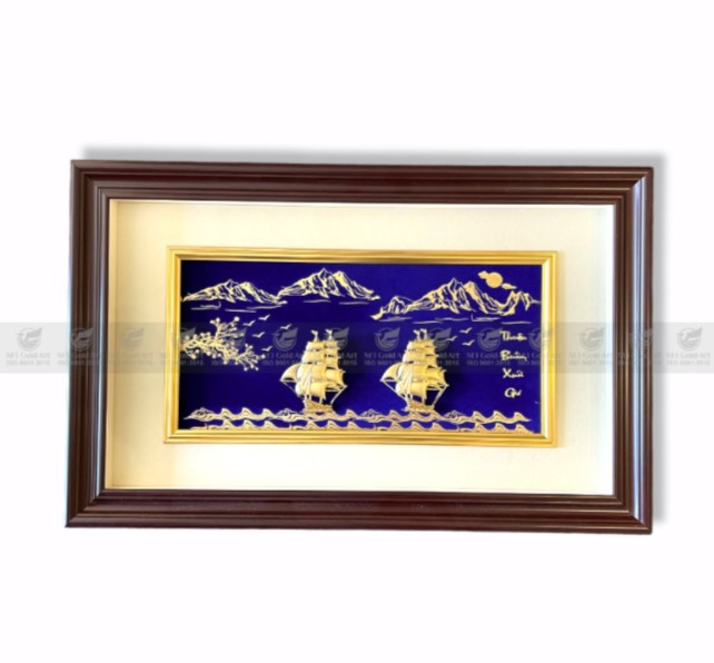 Tranh thuyền buồm hoa mai dát vàng 24k (40x65cm) MT Gold Art- Hàng chính hãng, trang trí nhà cửa, phòng làm việc, quà tặng sếp, đối tác, khách hàng, tân gia, khai trương