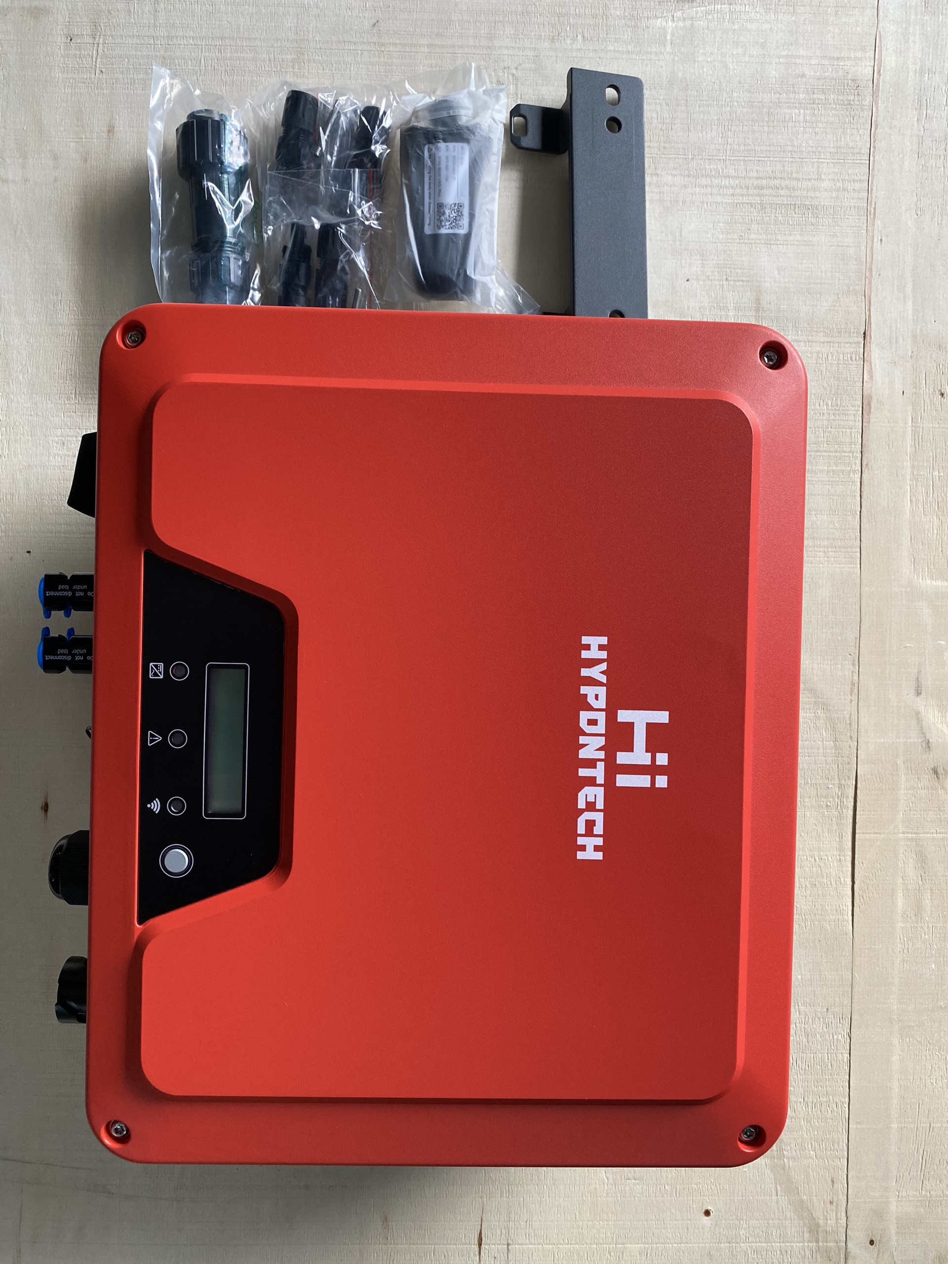 Biến tần hòa lưới bám tải HYPONTECH 6,5kW 1 pha HPS-6500