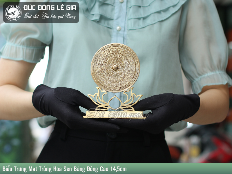Quà Tặng Biểu trưng Mặt Trống Hoa Sen Sang Trọng