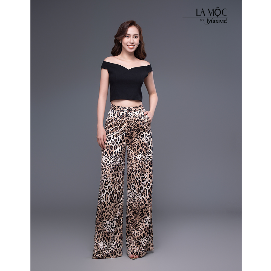 Áo croptop lụa cát đen trễ vai LM112476 [BST Da Beo