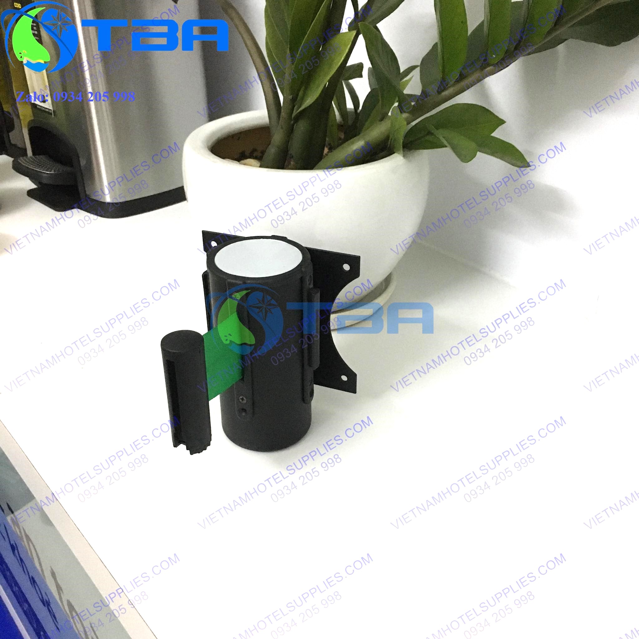 Đầu dây trụ chắn gắn tường 2m màu đen dây căng màu xanh lá chất lượng cao