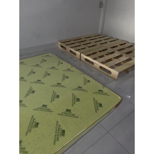 GIƯỜNG PALLET CHÂN CAO 20CM CÓ ĐẦU GIƯỜNG GIÁ RẺ