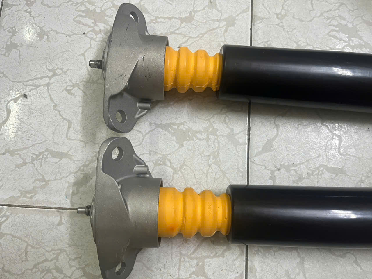 Cụm giảm xóc sau MG 5 (Bản Trung) 2020-