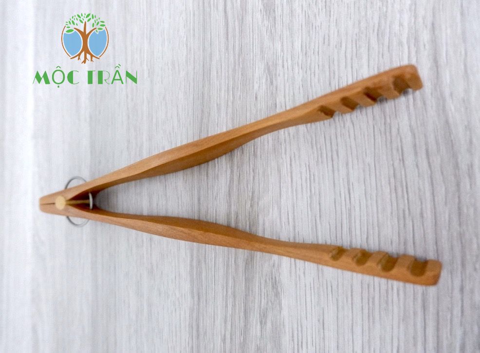 Kẹp gắp thức ăn bằng gỗ xà cừ tự nhiên 27 cm tiện dụng