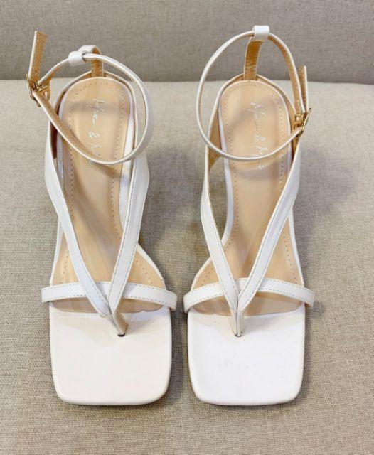 Giày sandal gót nhọn màu trắng
