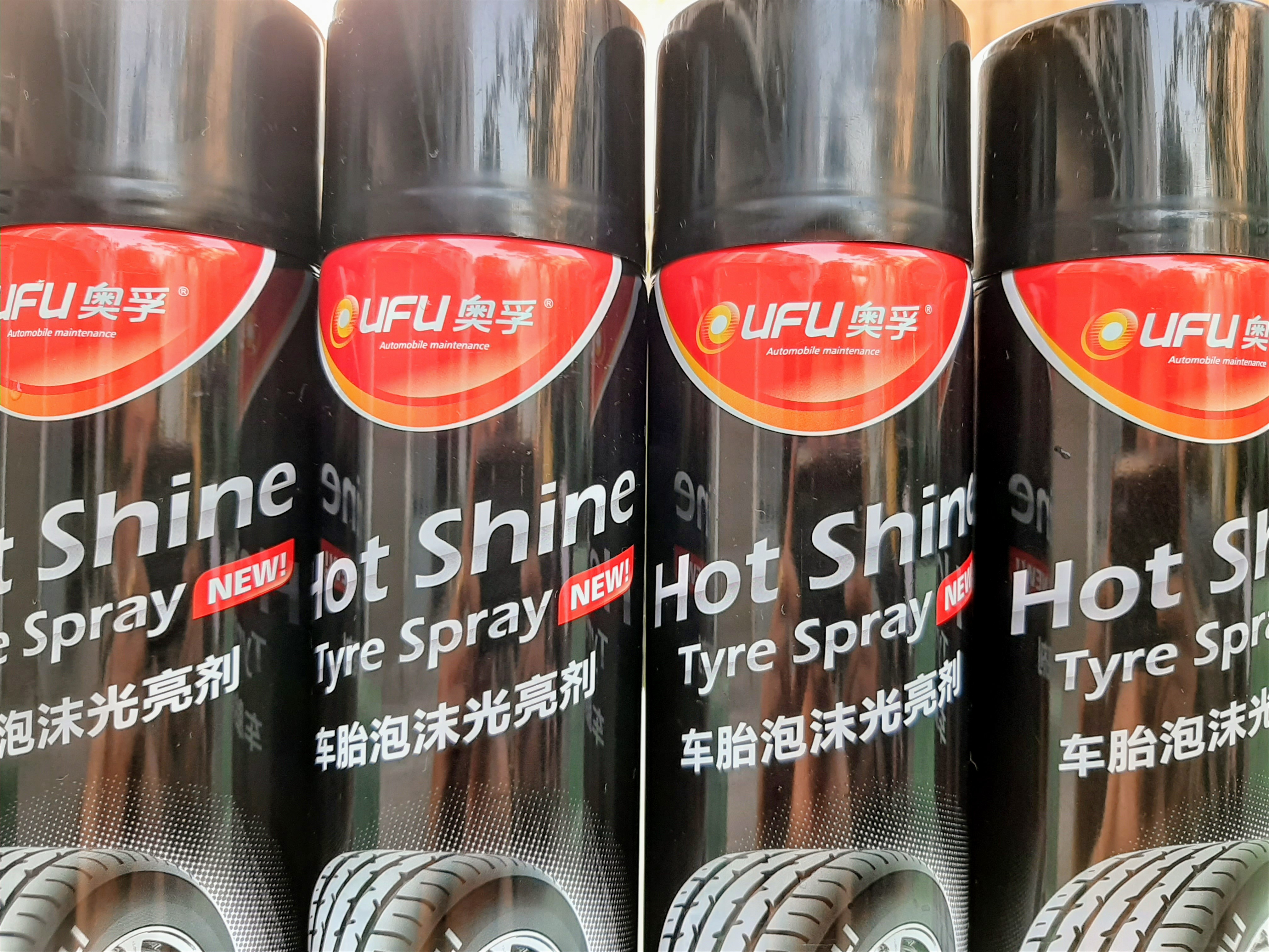 Chai Xịt Đánh Bóng Làm Sạch Lốp Xe, Bảo Vệ Vỏ Lốp Xe HOT SHINE 720ml