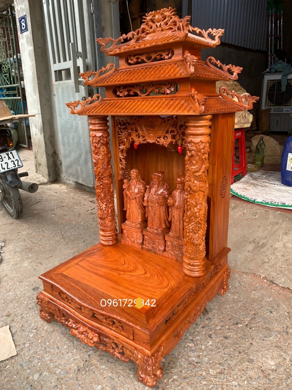 Bàn thờ ông địa ông thần tài bằng gỗ hương siêu víp kt 61×69cm