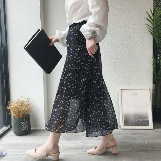 Phiên bản Hàn Quốc của dép sandal của phụ nữ Baot dày với một đôi giày vuông với dép