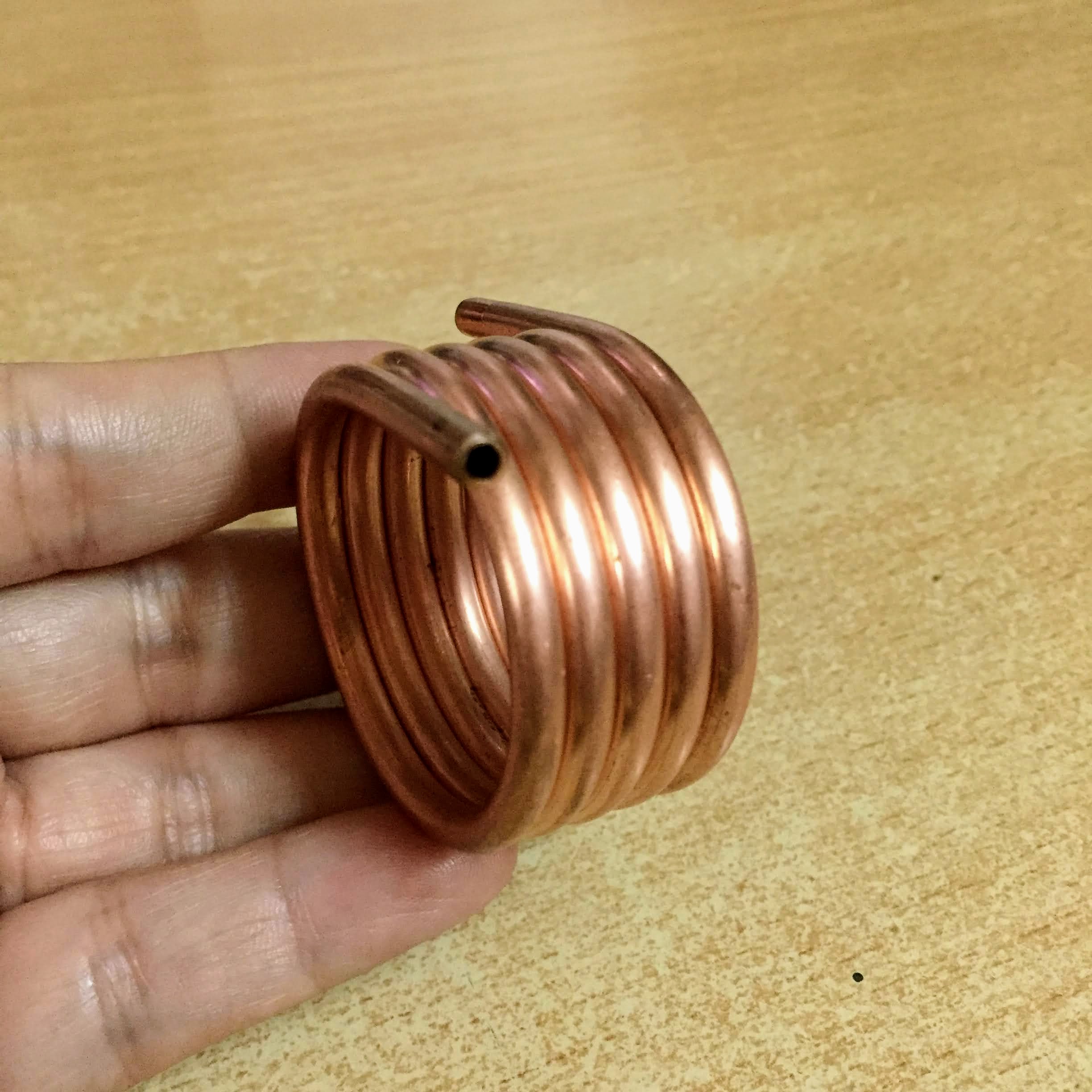 Ống kim loại làm mát động cơ 550 540
