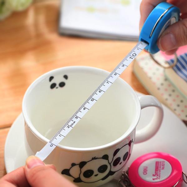MÓC KHÓA KÈM CUỘN THƯỚC DÂY TRÒN DÀI 1.5M SỐ IN 2 MẶT THIẾT KẾ GỌN NHẸ TIỆN LỢI