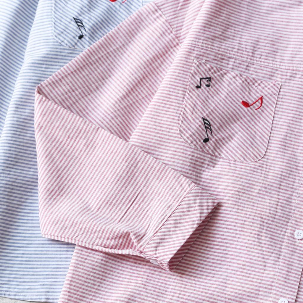 ÁO SƠ MI SỌC NHỎ TÚI THÊU HÌNH NỐT NHẠC