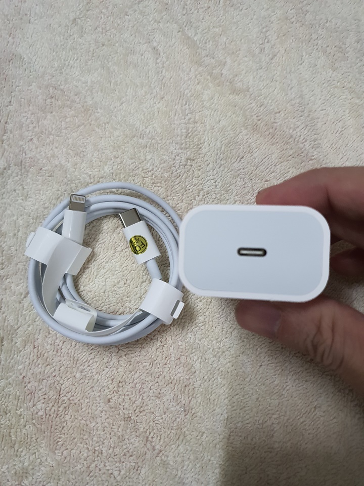 Bộ Củ và dây sạc 20w Light.ning cho i.phone, i.pad - Bộ sạc nhanh - Hàng chính hãng