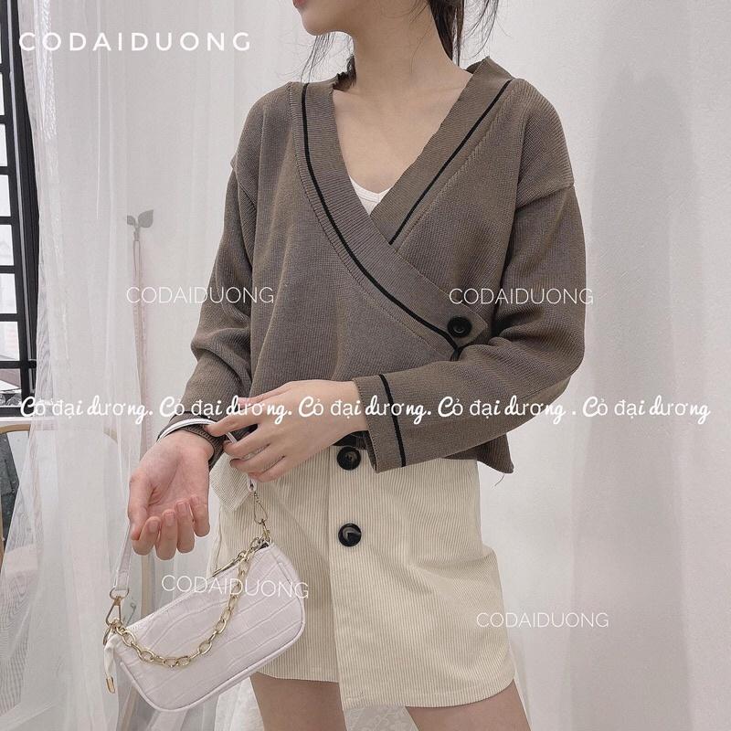 Áo len cổ chữ Y