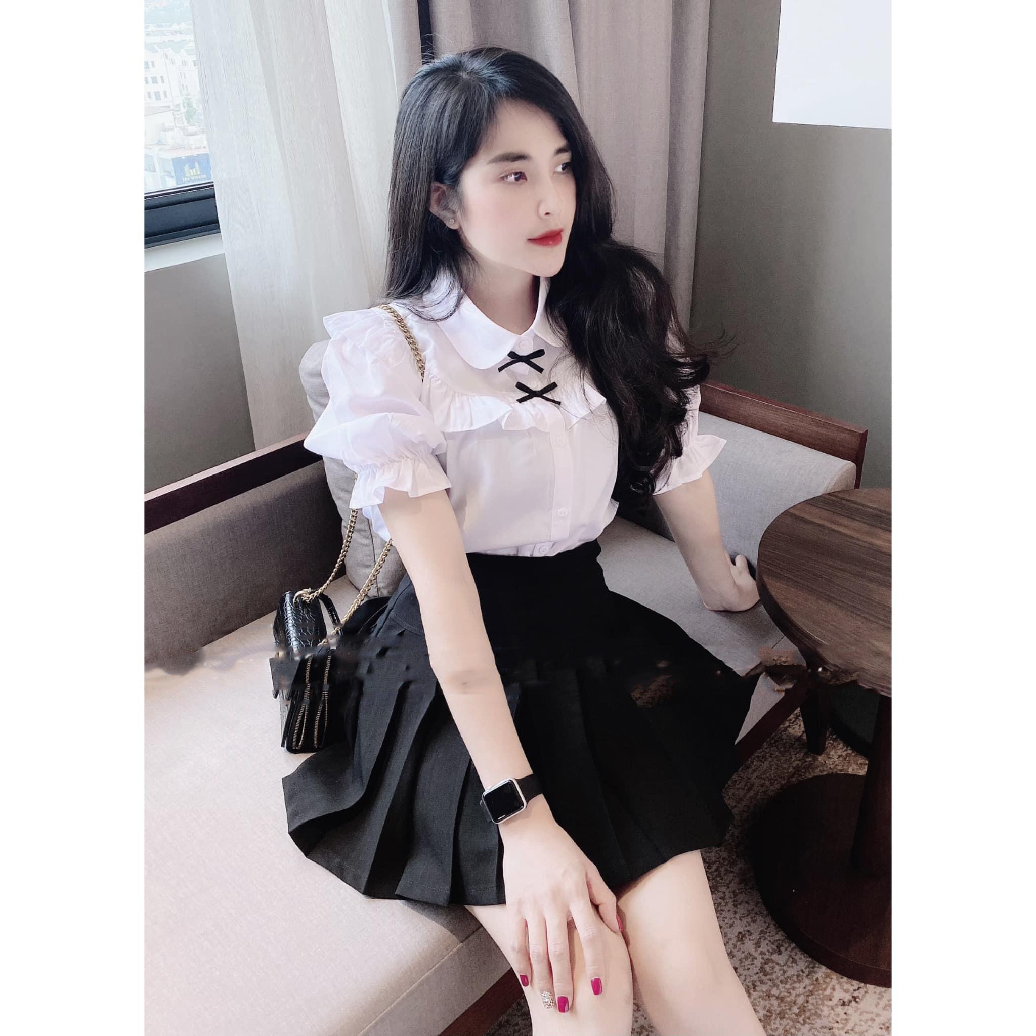 ÁO SƠ MI TRẮNG NGẮN TAY BÈO NGỰC ĐÍNH NƠ ĐEN AM86