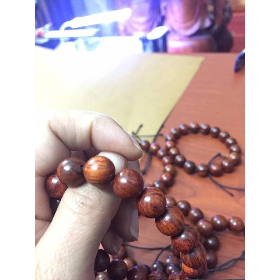 Vòng tay gỗ sưa dây loại 10 ly