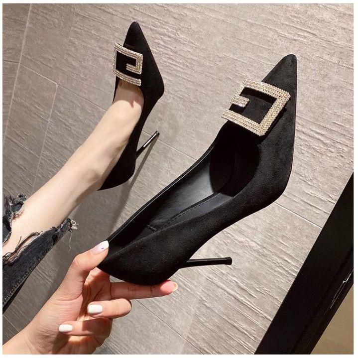 Giày cao gót mũi nhọn màu đen thời trang công sở cho nữ 2021