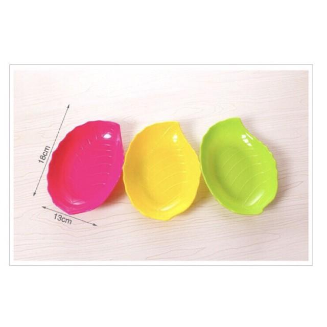 Đĩa ăn bột hình lá đáng yêu, kích thước 13cm x 18cm