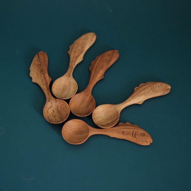 Muỗng gỗ handmade - muỗng gỗ hình cá cho bé